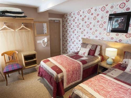 The Commercial Hotel Tarland Экстерьер фото